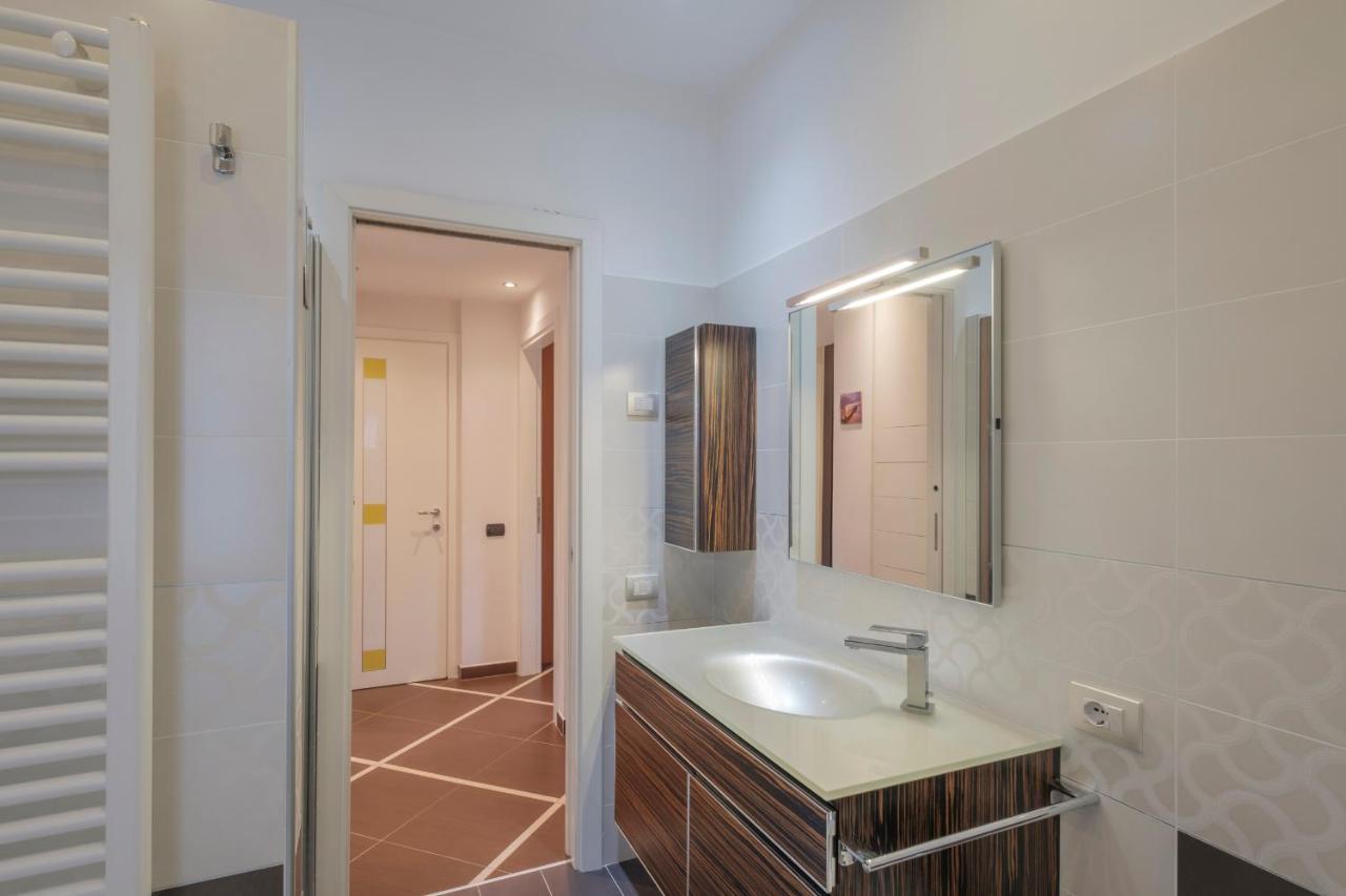 Aura Home Sirmione - 2 Bedrooms Apartment Eksteriør billede